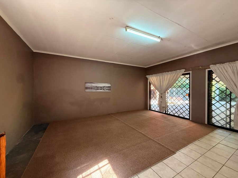 4 Bedroom Property for Sale in Van Der Hoff Park North West